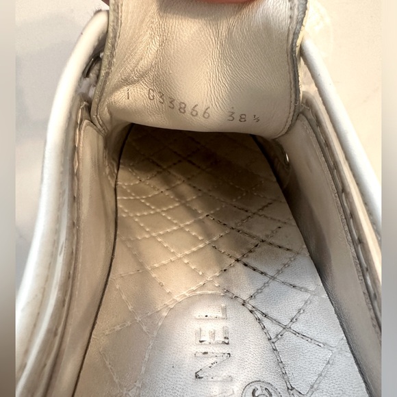 Chanel 2017 White Leather Transparent Sneakers size 38.5 - Picture 4 of 8